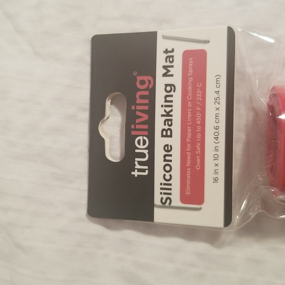 Set of 2 Silicone Baking Mats, 16in x 10in - Picture 3 of 4